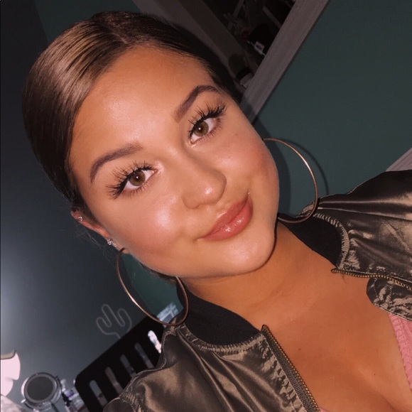 Meet your Posher, Anna - Picture 1 of 1